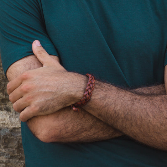 Pulsera mediterránea en piel trenzada de 1,5cm con cierre ajustable